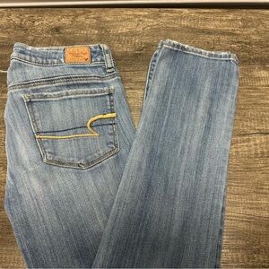 American Eagle Outfitters Light Blue Straight Leg Jeans sz 2 Short